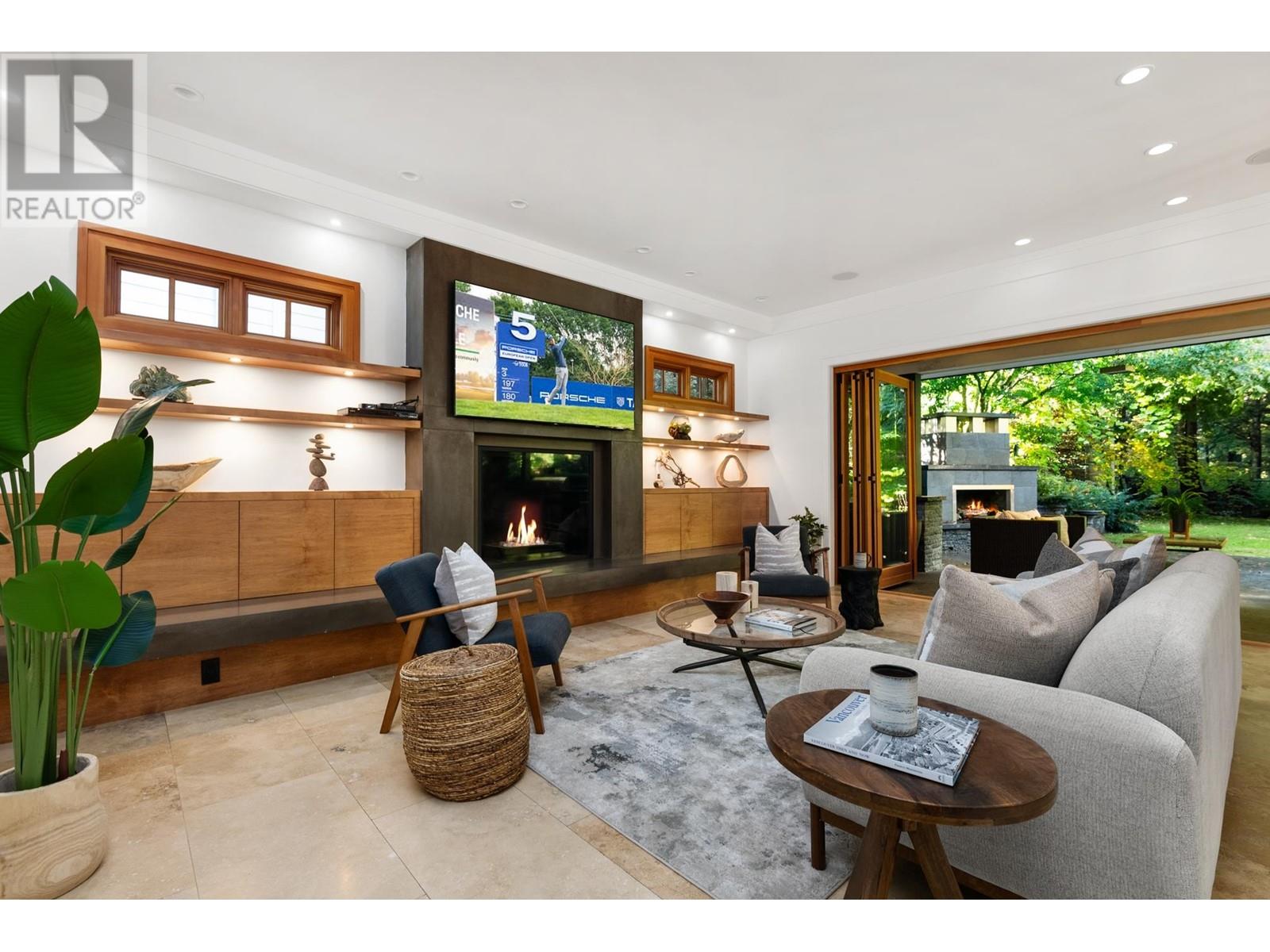 2579 Hyannis Point, North Vancouver, British Columbia  V7H 1R9 - Photo 2 - R2939032