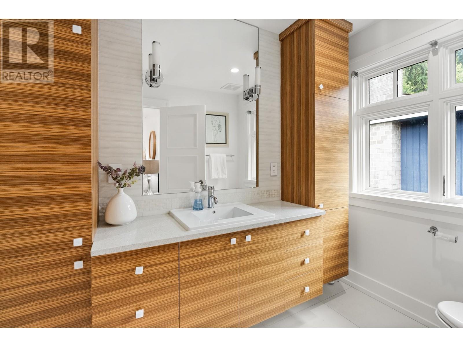 2579 Hyannis Point, North Vancouver, British Columbia  V7H 1R9 - Photo 24 - R2939032