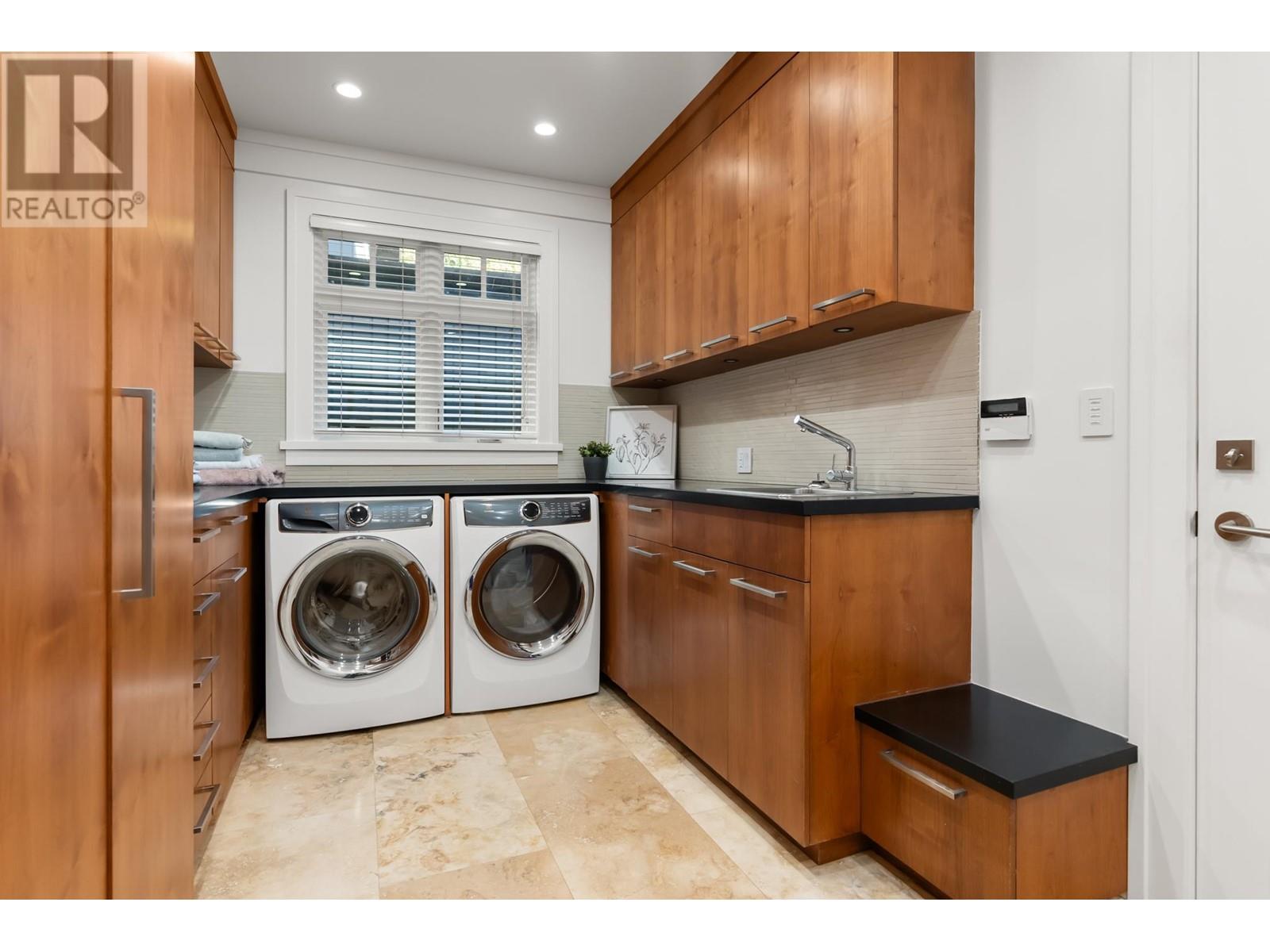 2579 Hyannis Point, North Vancouver, British Columbia  V7H 1R9 - Photo 33 - R2939032