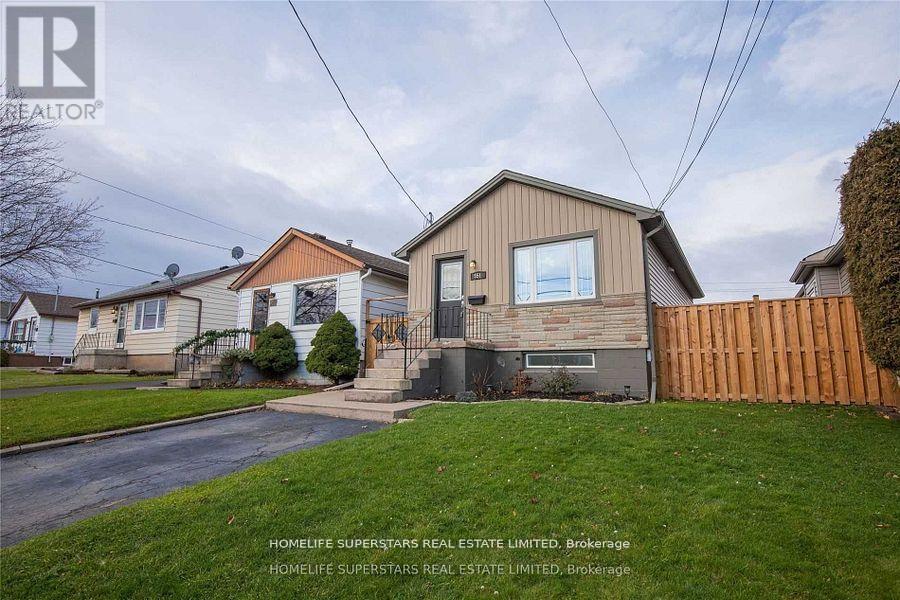 UPSTAIR - 551 BARNABY STREET, Hamilton, Ontario