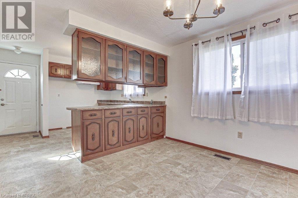 31-33 Ivanhoe Road, Brantford, Ontario  N3R 6V1 - Photo 10 - 40666118