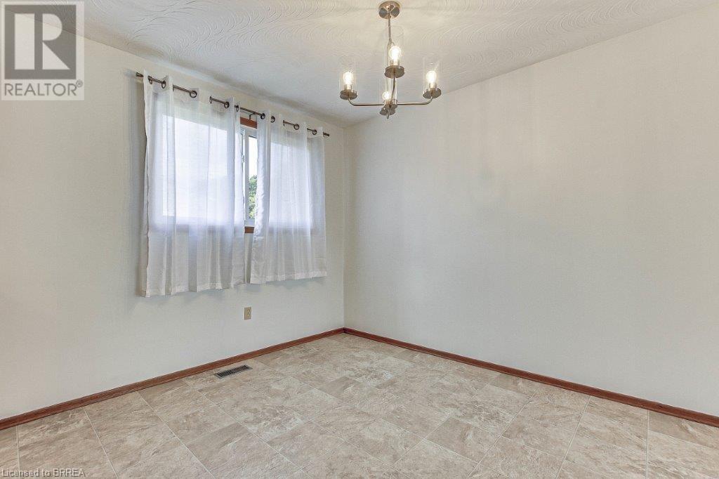 31-33 Ivanhoe Road, Brantford, Ontario  N3R 6V1 - Photo 11 - 40666118