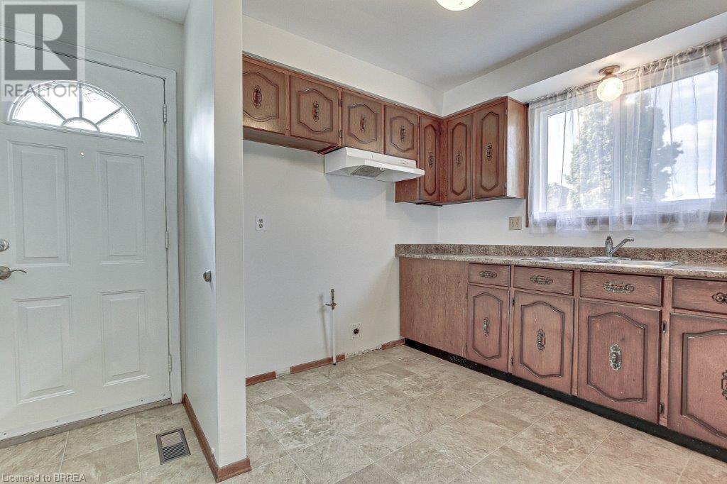 31-33 Ivanhoe Road, Brantford, Ontario  N3R 6V1 - Photo 12 - 40666118