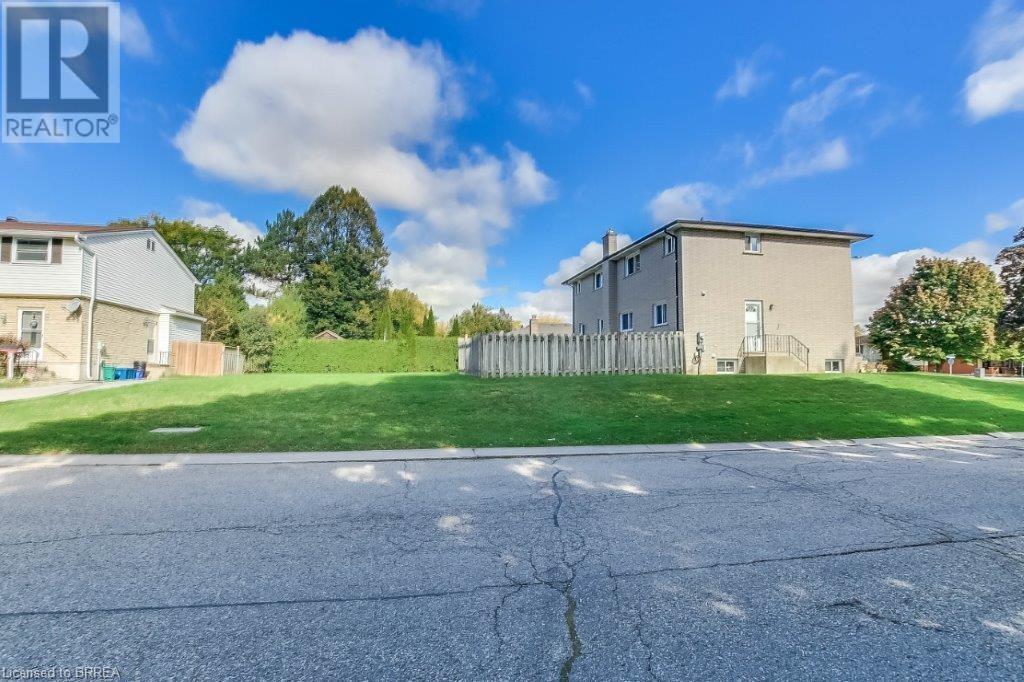 31-33 Ivanhoe Road, Brantford, Ontario  N3R 6V1 - Photo 2 - 40666118