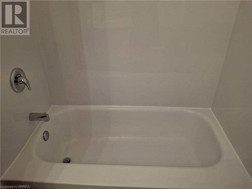 31-33 Ivanhoe Road, Brantford, Ontario  N3R 6V1 - Photo 35 - 40666118