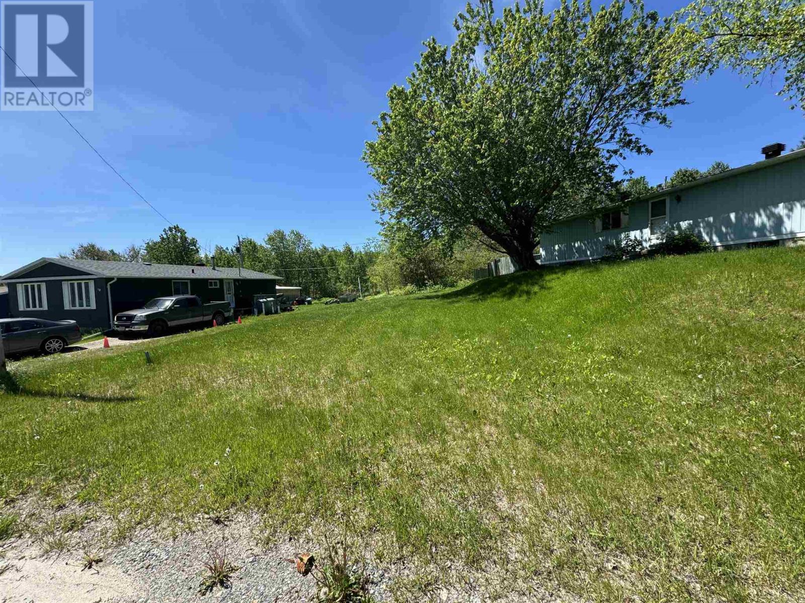 12 Partridge Ave, Manitouwadge, Ontario  P0T 2C0 - Photo 4 - TB241656