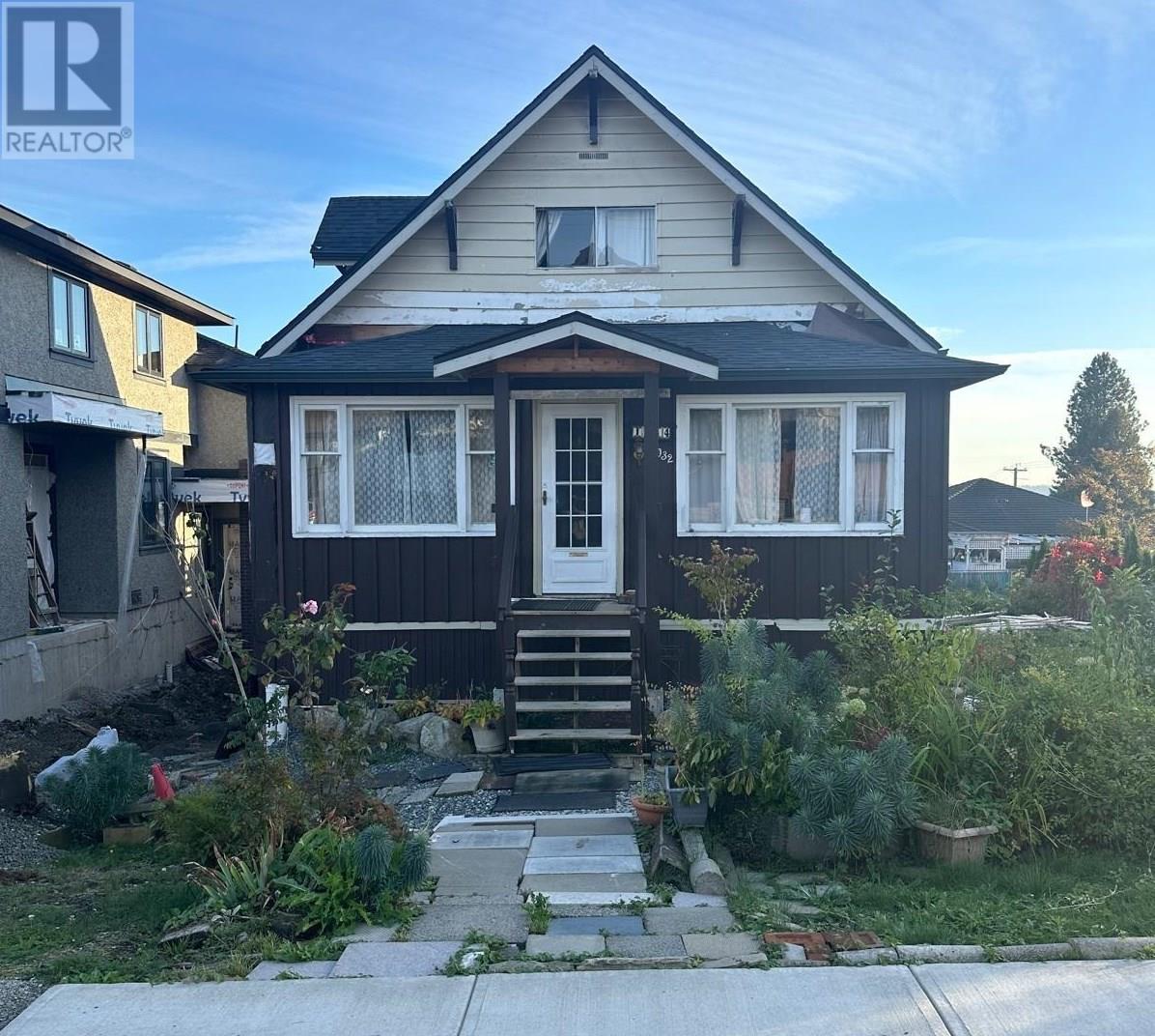1034 Delestre Avenue, Coquitlam, British Columbia  V3K 2H2 - Photo 1 - R2938600