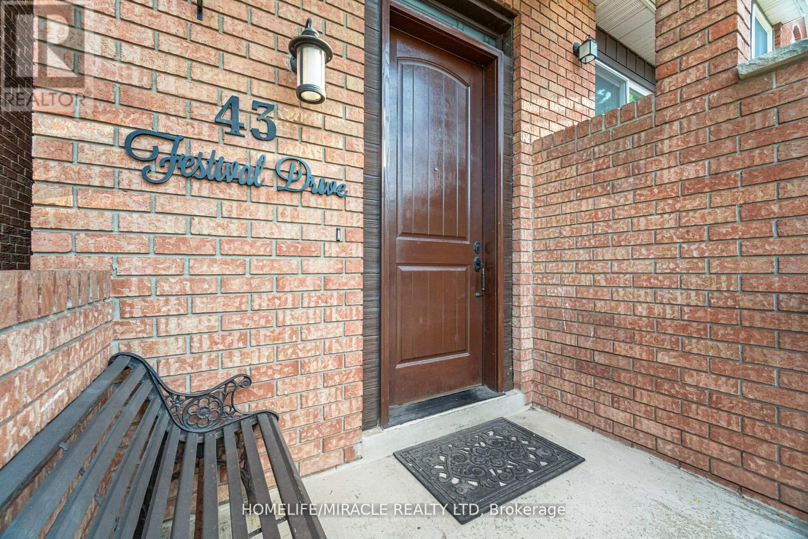 43 Festival Drive, Toronto, Ontario  M2R 3T9 - Photo 3 - C9512303