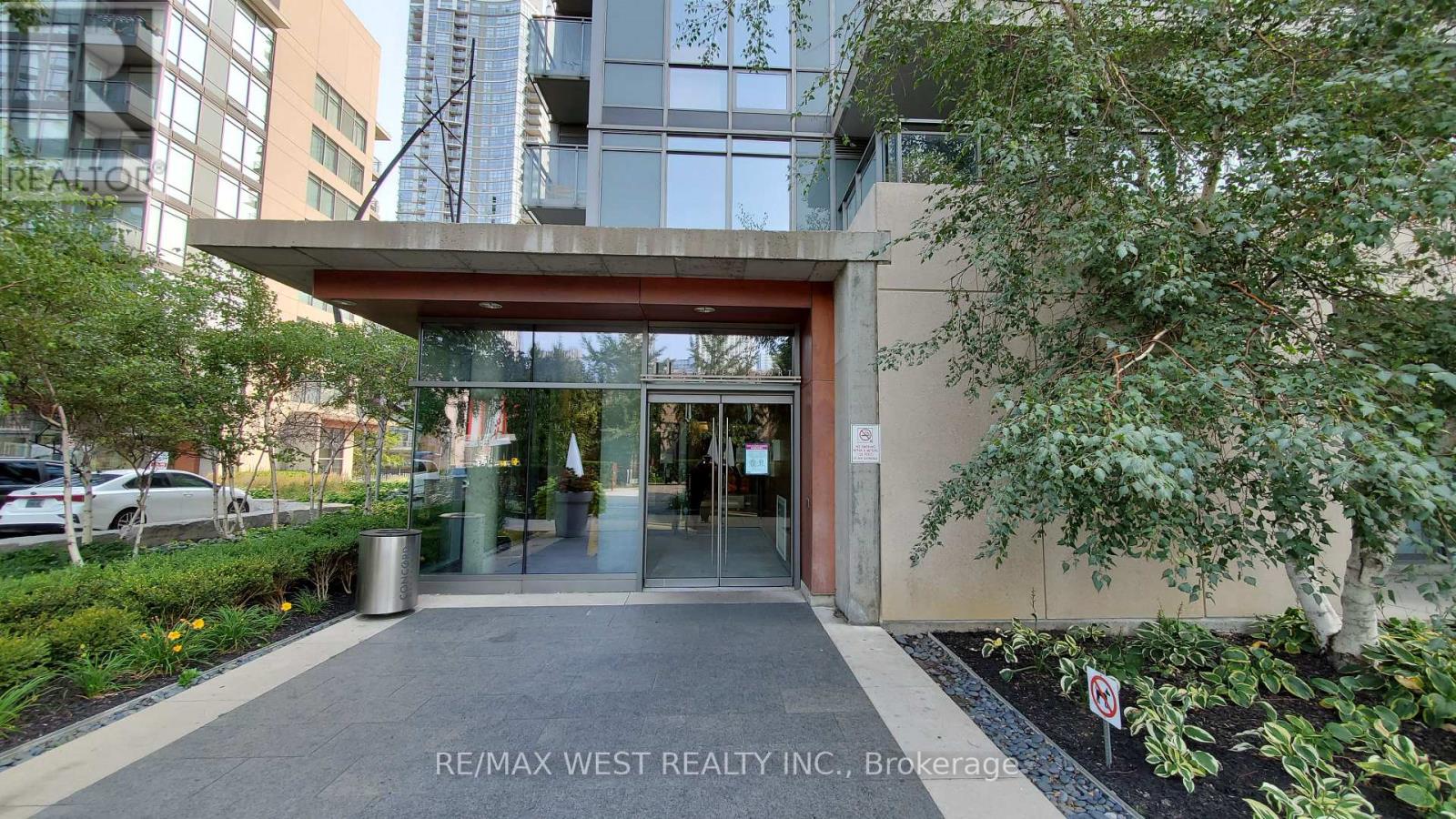 502 - 11 Brunel Court, Toronto, Ontario  M5V 3Y3 - Photo 2 - C9512452