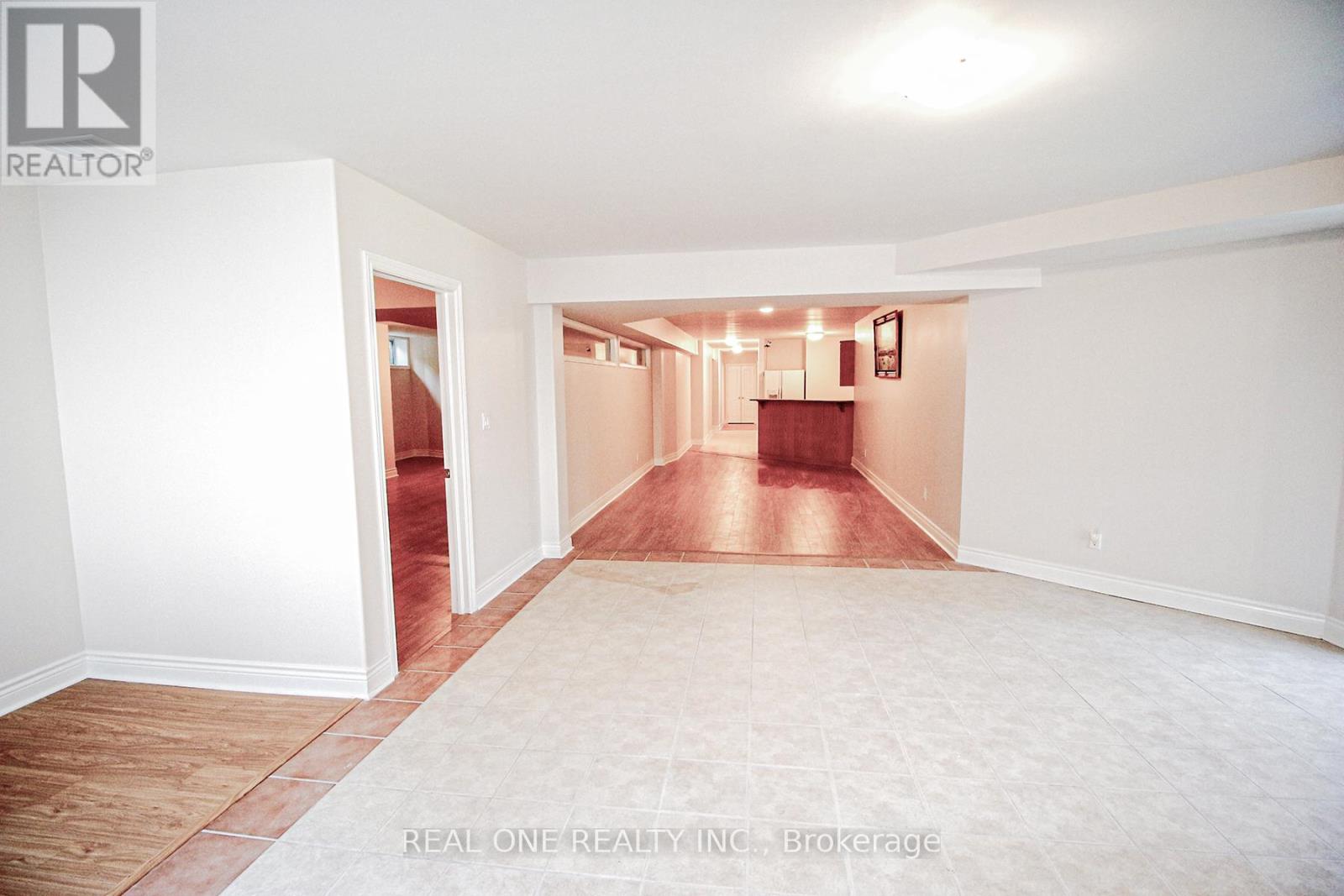 B2 - 2523 Sharon Crescent, Mississauga (Erindale), Ontario  L5C 1Y9 - Photo 2 - W9512555