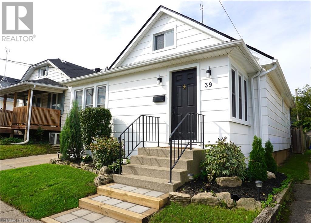 39 Richmond Avenue, St. Catharines, Ontario  L2R 3W6 - Photo 1 - 40653345