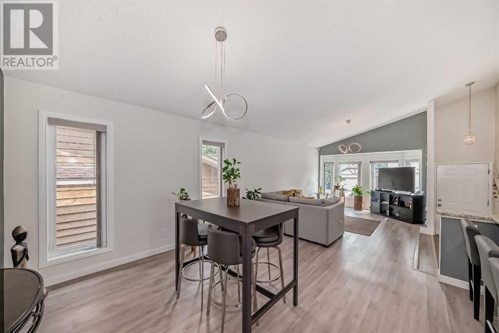 23 Sanderling Rise Nw, Calgary, Alberta  T3K 3B1 - Photo 9 - A2175655