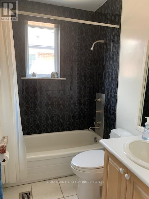 257 Patricia Avenue, Toronto (Newtonbrook West), Ontario  M2M 1J7 - Photo 11 - C9511492