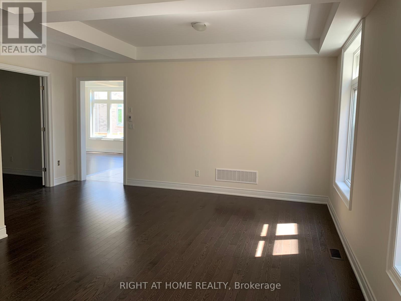 Property at 35 PRUNELLA CRESCENT image 3