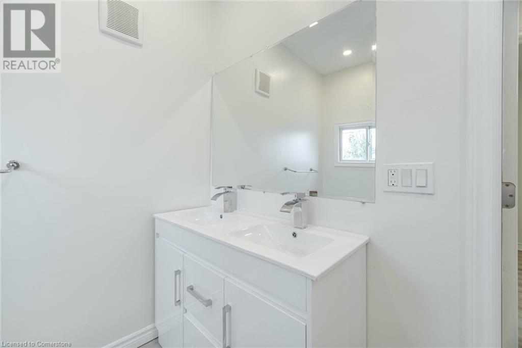 35 Britannia Avenue, Hamilton, Ontario  L8H 1W5 - Photo 32 - 40665574