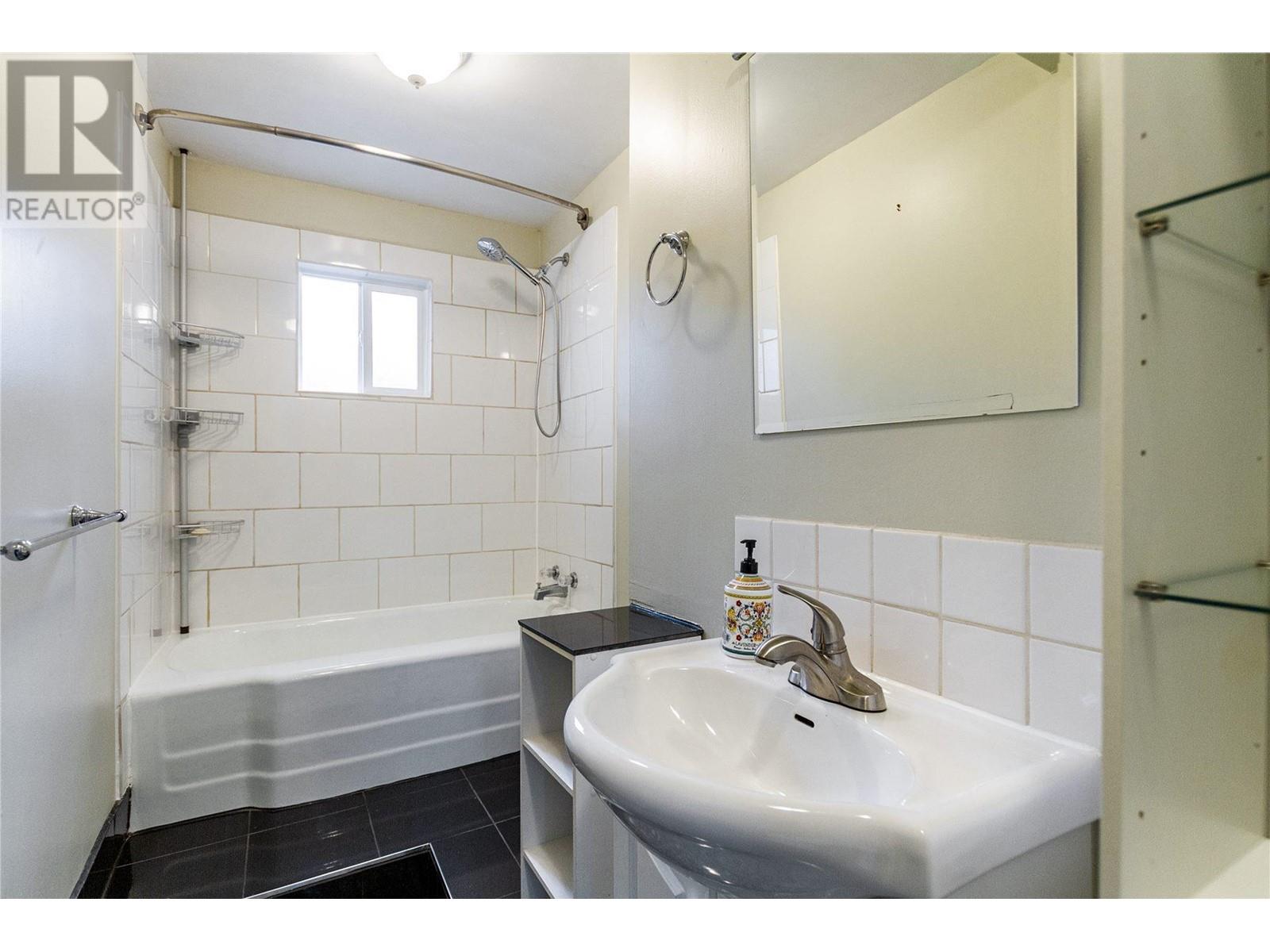 3696 Cedar Drive, Port Coquitlam, British Columbia  V3B 3C9 - Photo 11 - R2921747