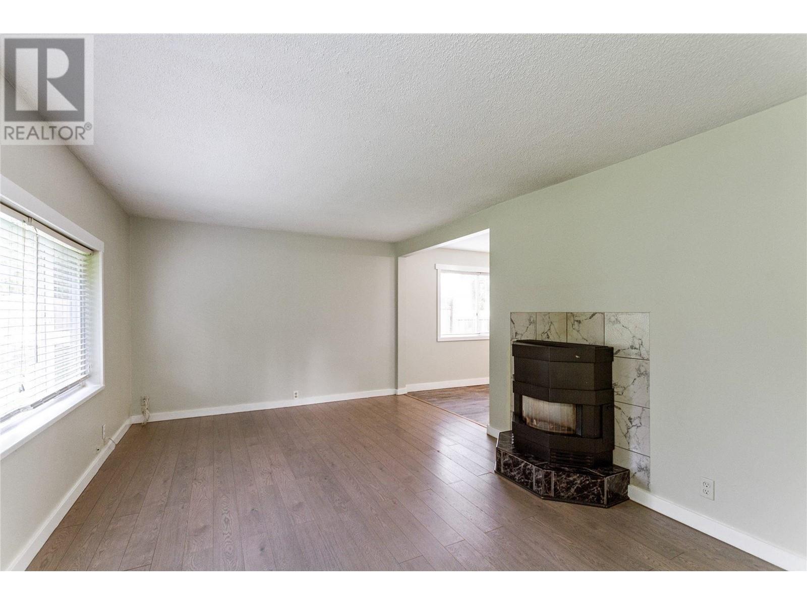 3696 Cedar Drive, Port Coquitlam, British Columbia  V3B 3C9 - Photo 4 - R2921747