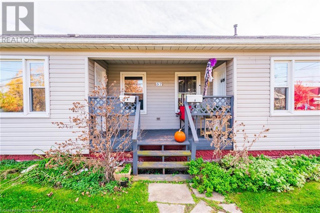 37 Catherine Street, Fort Erie, Ontario  L2A 2G8 - Photo 5 - 40665335