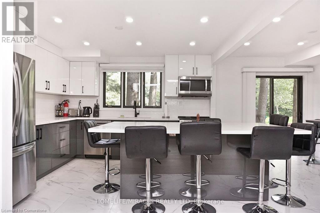 357 Britannia Road, Huntsville, Ontario  P1H 2J3 - Photo 9 - 40669799