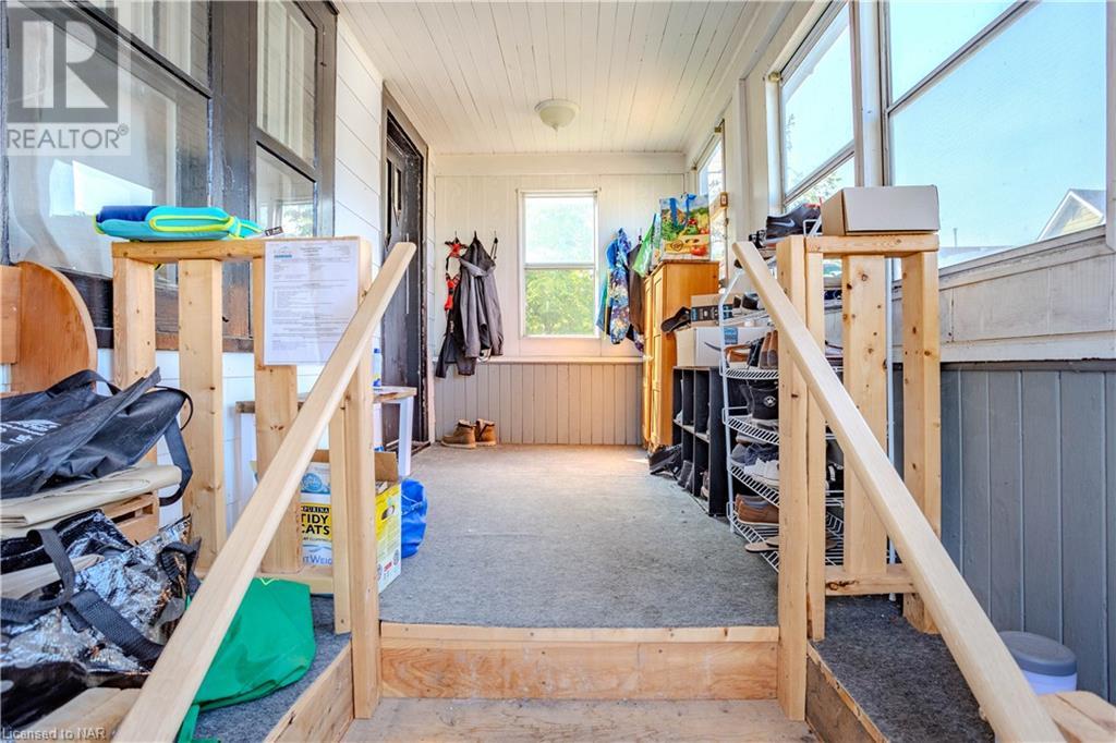 246 Henrietta Street N, Fort Erie, Ontario  L2A 2K7 - Photo 3 - 40641712