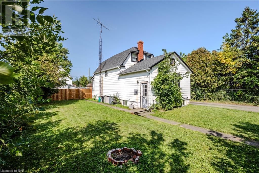 246 Henrietta Street N, Fort Erie, Ontario  L2A 2K7 - Photo 1 - 40641712