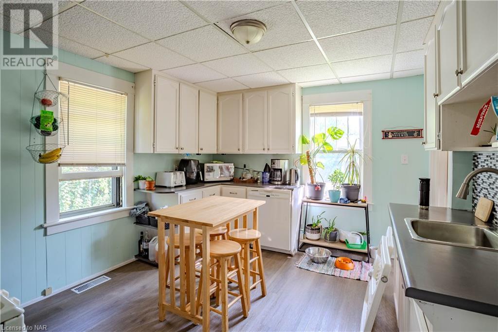 246 Henrietta Street N, Fort Erie, Ontario  L2A 2K7 - Photo 9 - 40641712