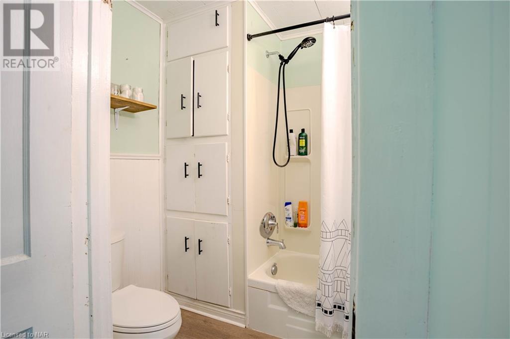 246 Henrietta Street N, Fort Erie, Ontario  L2A 2K7 - Photo 11 - 40641712