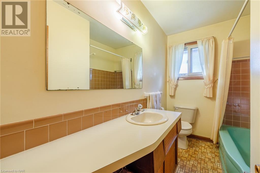 5832 Keith Street, Niagara Falls, Ontario  L2J 1J9 - Photo 9 - 40669698