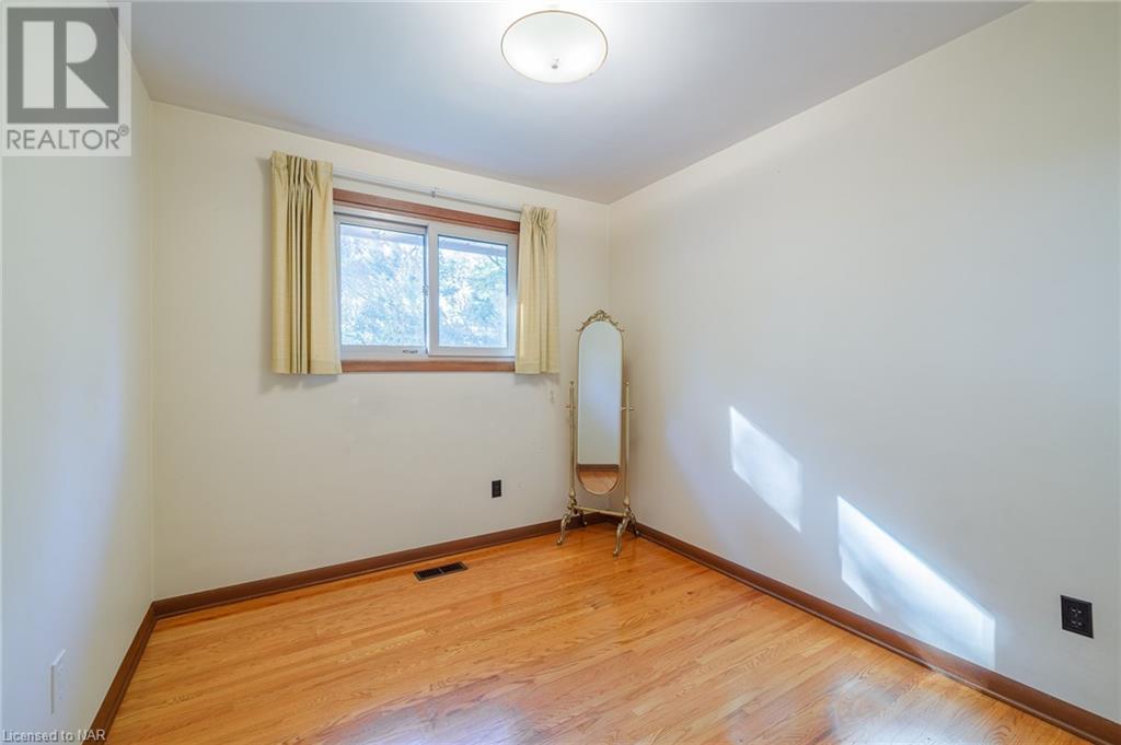 5832 Keith Street, Niagara Falls, Ontario  L2J 1J9 - Photo 13 - 40669698