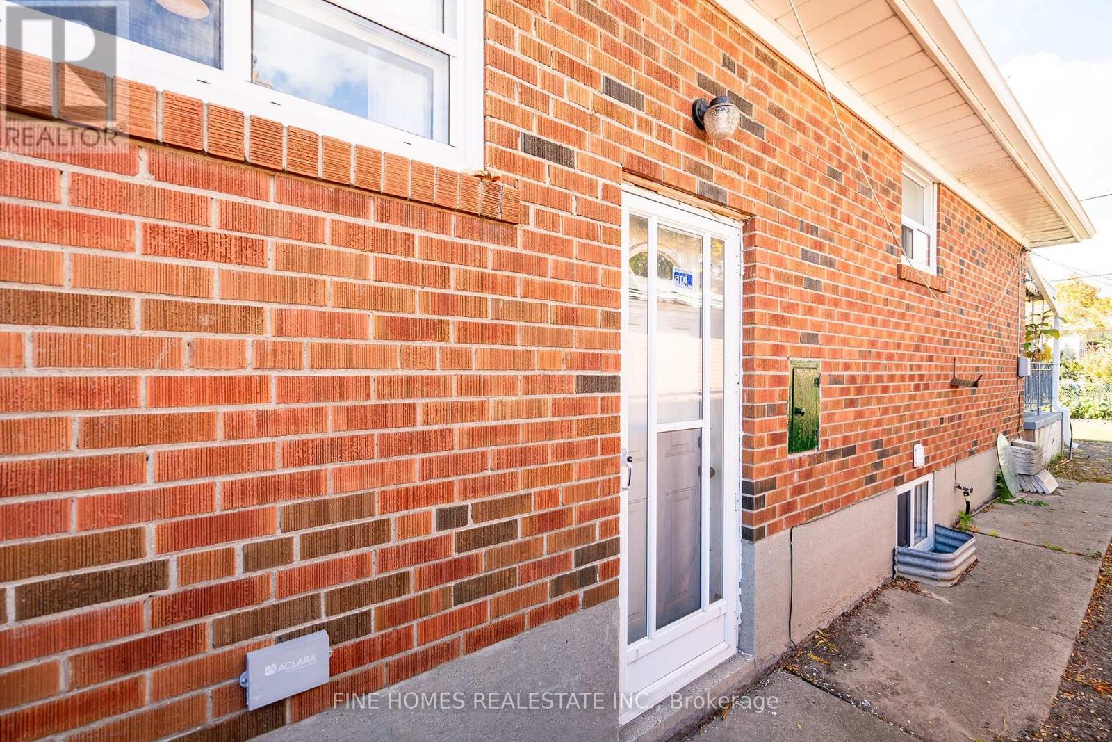 22 Ladbrooke RoadToronto (Willowridge-Martingrove-Richview), Ontario  M9R 2A8 - Photo 14 - W9513449