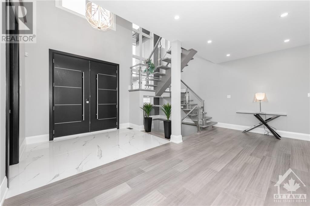 224 Roger RoadOttawa, Ontario  K1H 5C6 - Photo 2 - X9524392