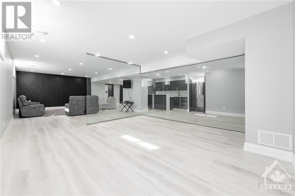224 Roger RoadOttawa, Ontario  K1H 5C6 - Photo 25 - X9524392