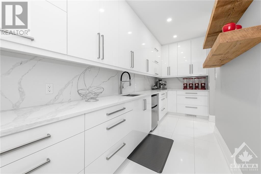 224 Roger RoadOttawa, Ontario  K1H 5C6 - Photo 8 - X9524392
