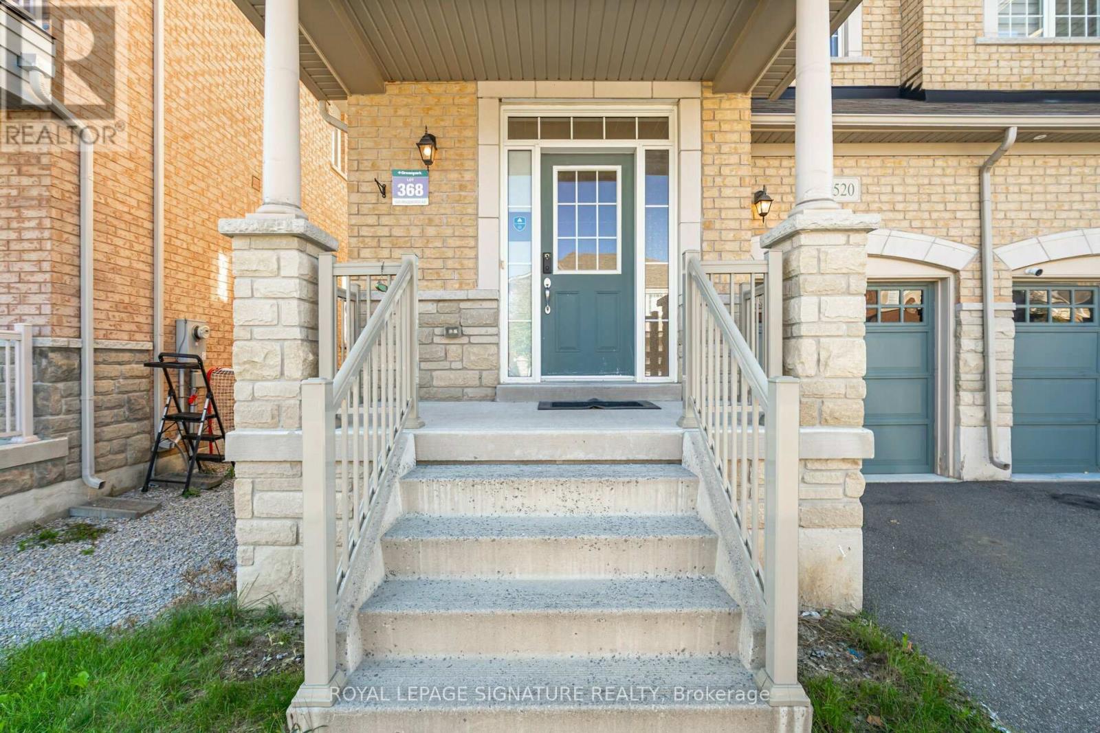 5520 Meadowcrest Avenue, Mississauga, Ontario  L5M 0V1 - Photo 3 - W9513530