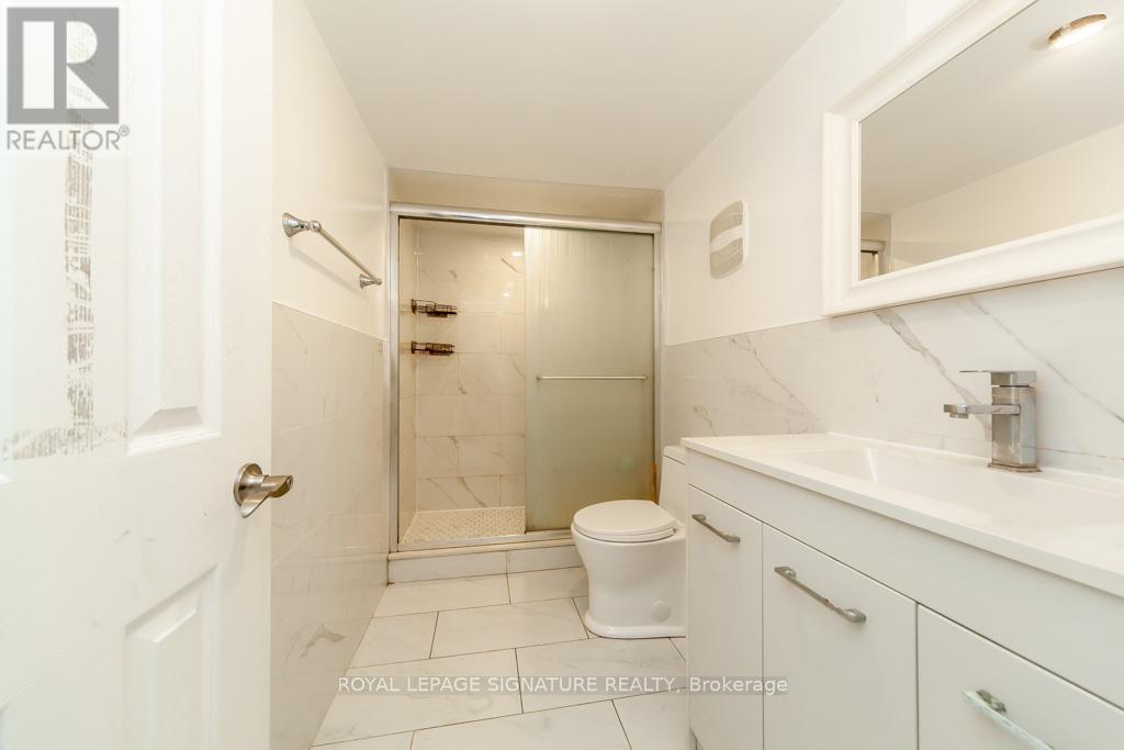 35 Deevale Road, Toronto (Downsview-Roding-Cfb), Ontario  M3M 1Z2 - Photo 37 - W9513586