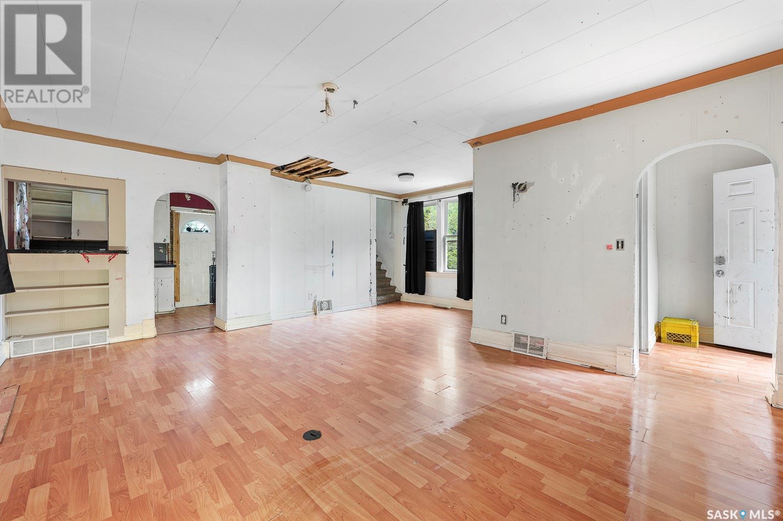 Property at 1524 VICTORIA AVENUE image 4
