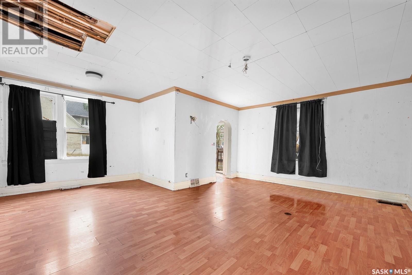 Property at 1524 VICTORIA AVENUE image 5