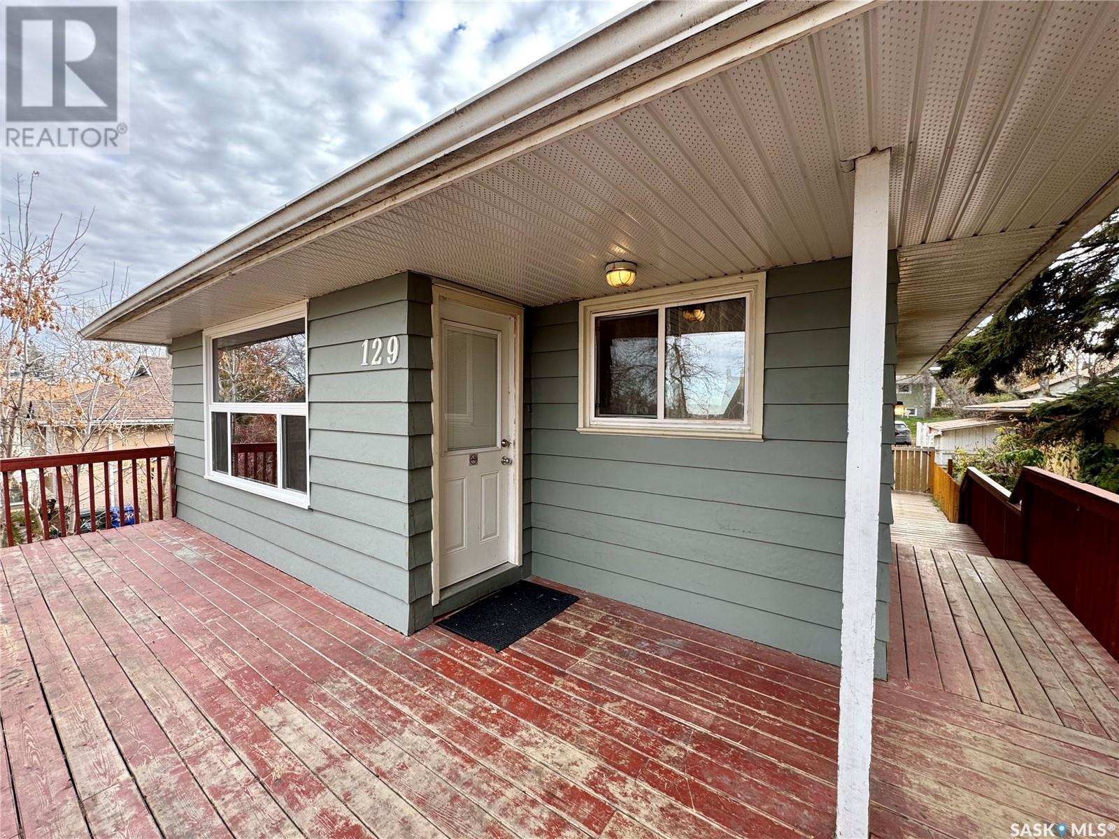 Property at 129 19th STREET E image 2