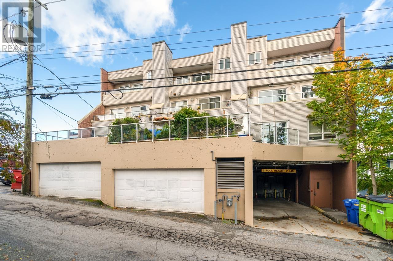 Listing Picture 5 of 5 : 4416 W 10TH AVENUE, Vancouver / 溫哥華 - 魯藝地產 Yvonne Lu Group - MLS Medallion Club Member