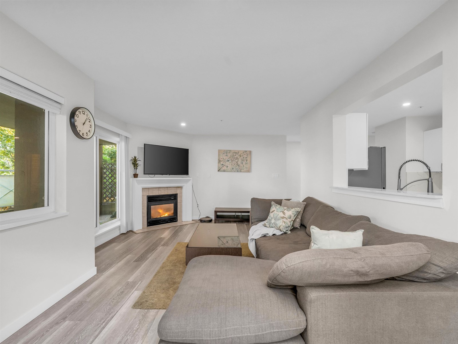 101 15140 29a Avenue, Surrey, British Columbia  V4P 3B1 - Photo 5 - R2939109