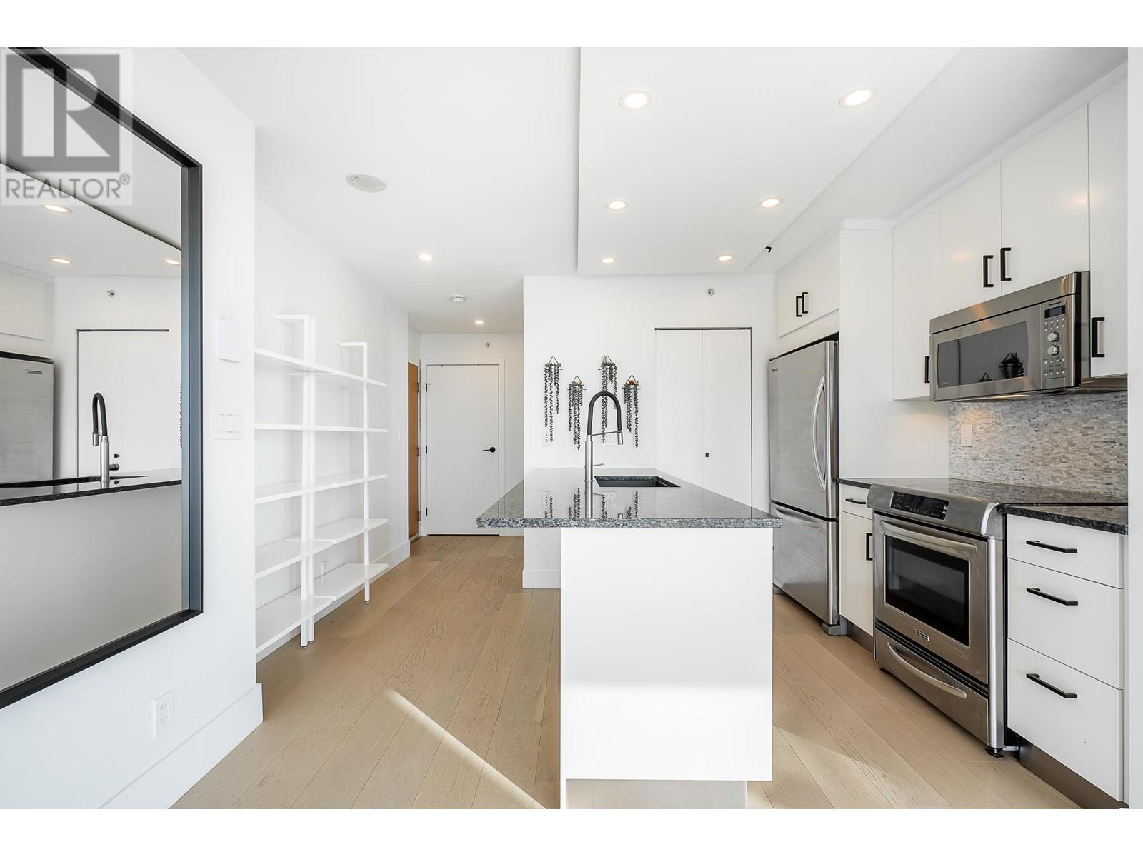 Listing Picture 13 of 27 : 2903 909 MAINLAND STREET, Vancouver / 溫哥華 - 魯藝地產 Yvonne Lu Group - MLS Medallion Club Member