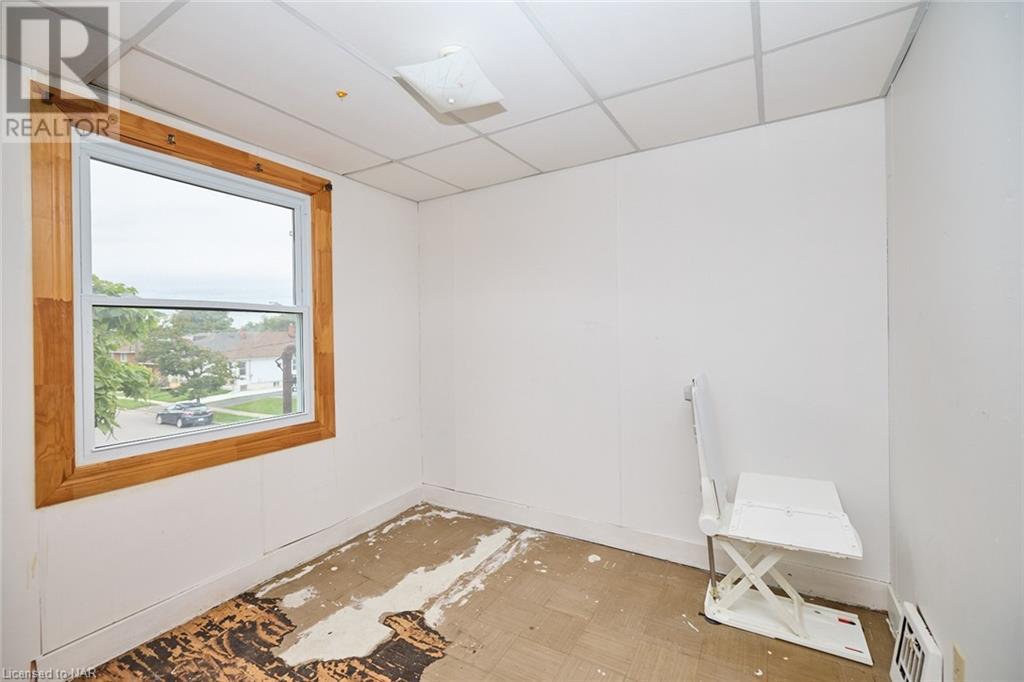 33 Merigold Street, St. Catharines, Ontario  L2S 2N4 - Photo 14 - 40669878