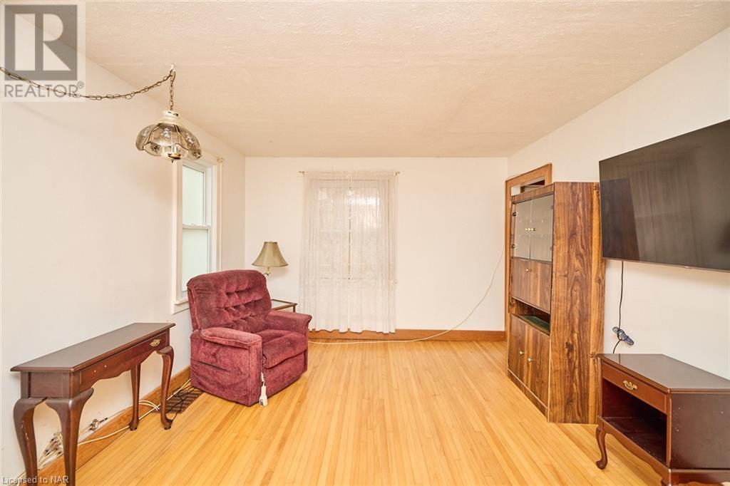 33 Merigold Street, St. Catharines, Ontario  L2S 2N4 - Photo 8 - 40669878