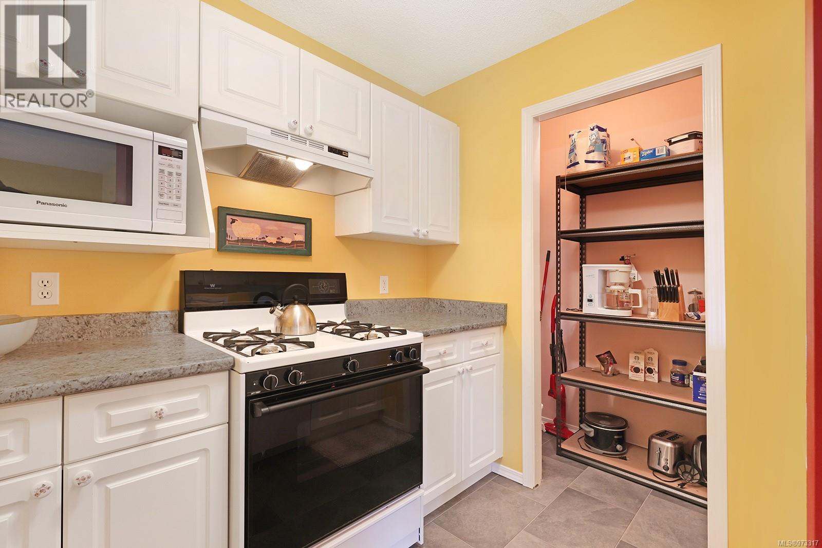 101 1105 Henry Rd, Courtenay, British Columbia V9J 1L0 - Photo 12 - 973317