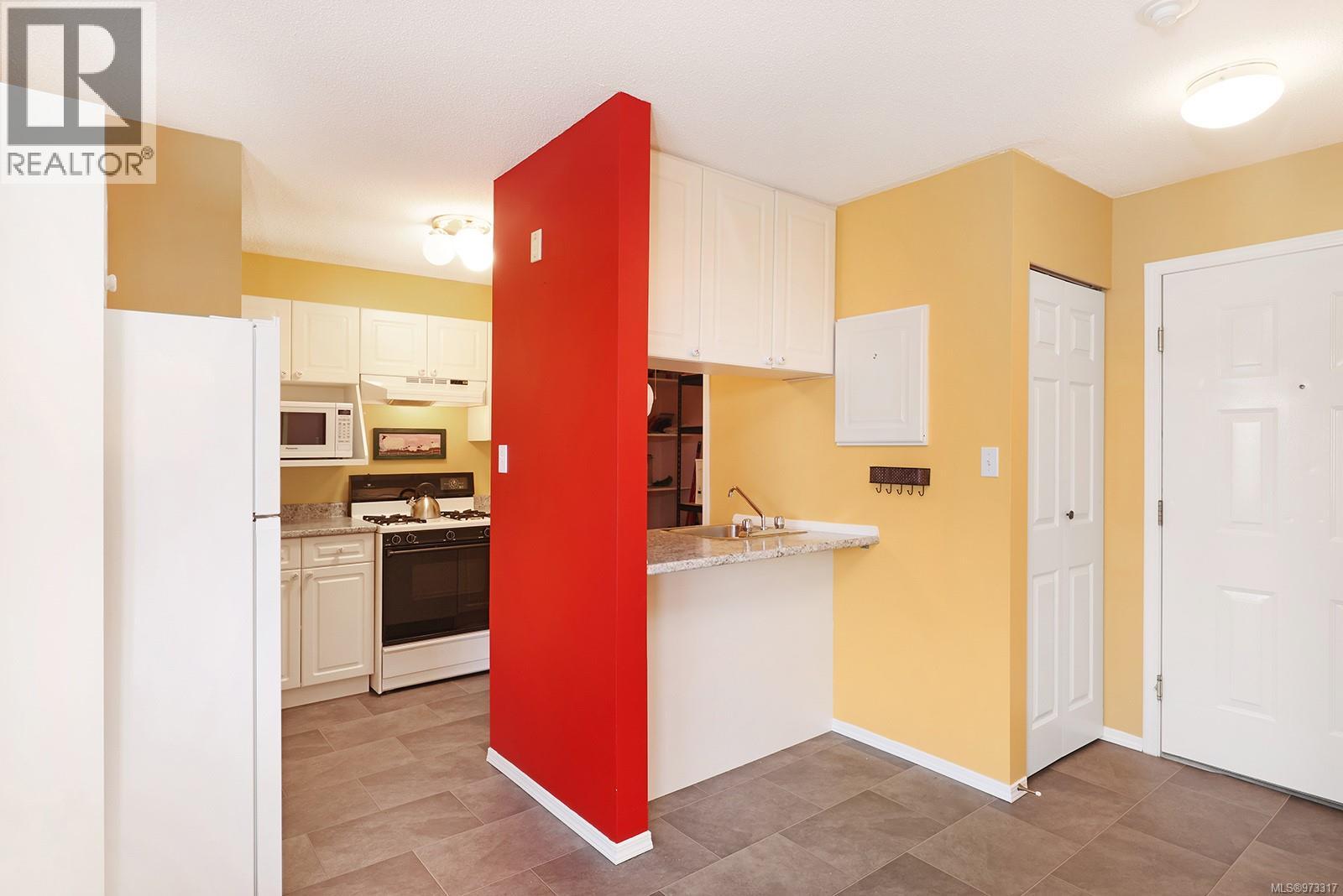 101 1105 Henry Rd, Courtenay, British Columbia V9J 1L0 - Photo 10 - 973317