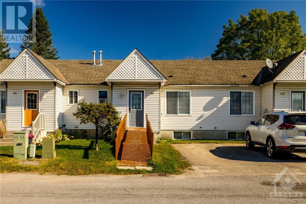 111 Barnes Street, Kemptville, Ontario  K0G 1J0 - Photo 1 - 1418270