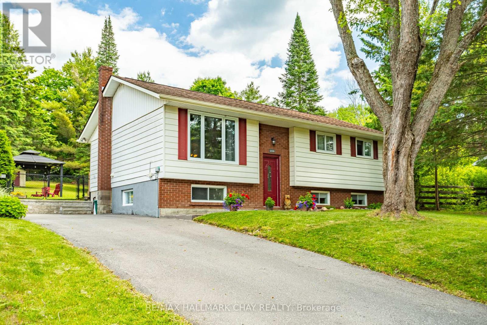 224 ORIOLE CRESCENT, Gravenhurst, Ontario