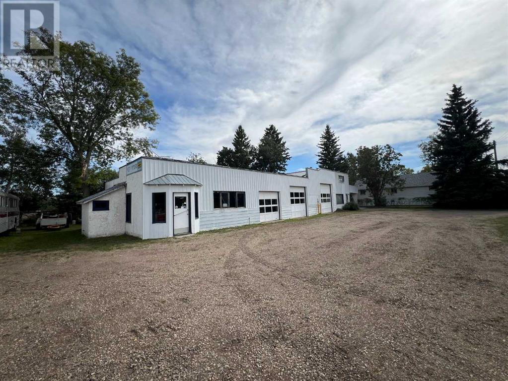 5401 50 Street, Ponoka, Alberta  T4J 1H3 - Photo 3 - A2160806