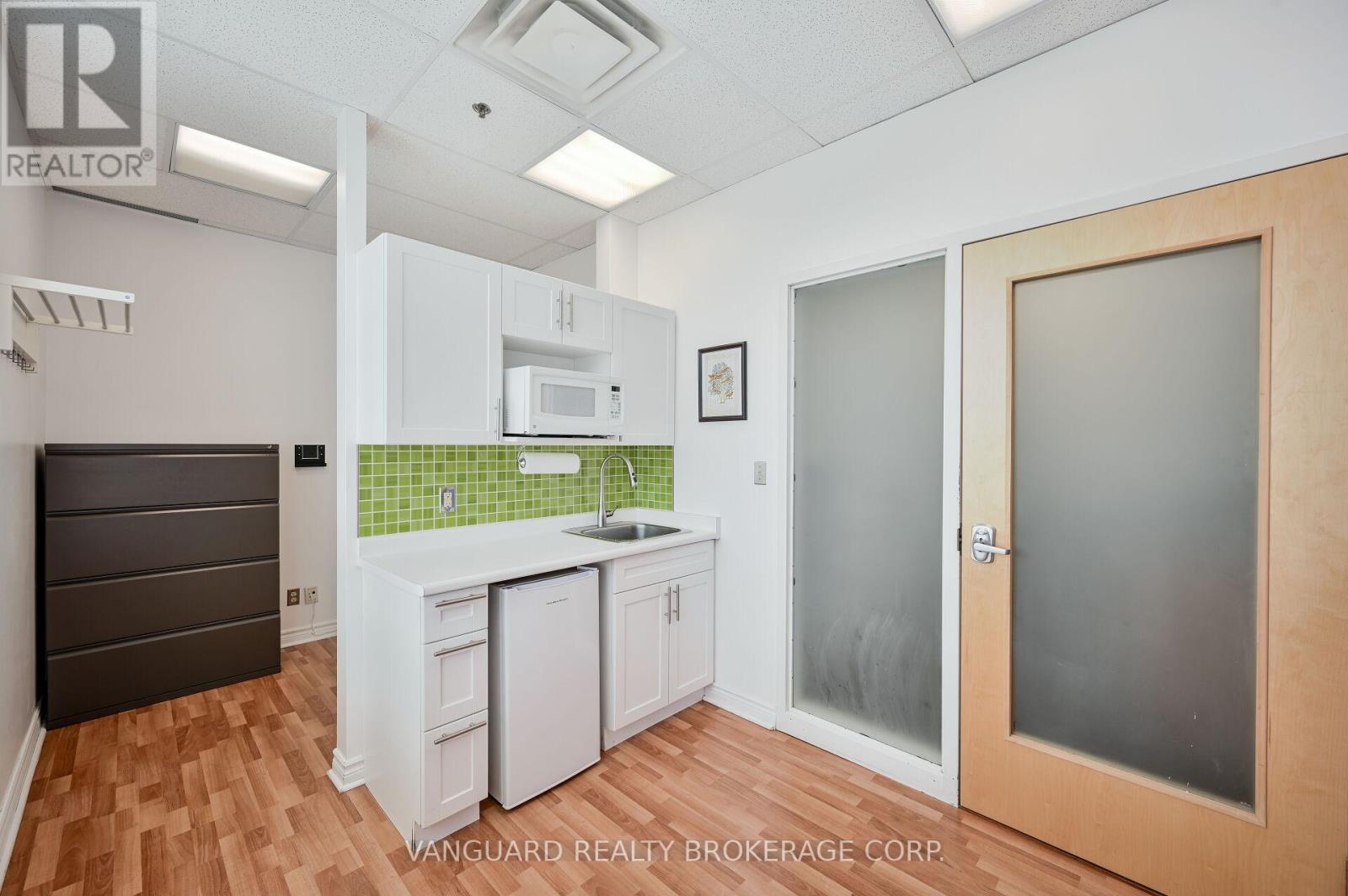 209 - 400 Bronte Street, Milton, Ontario  L9T 0H7 - Photo 37 - W9514256