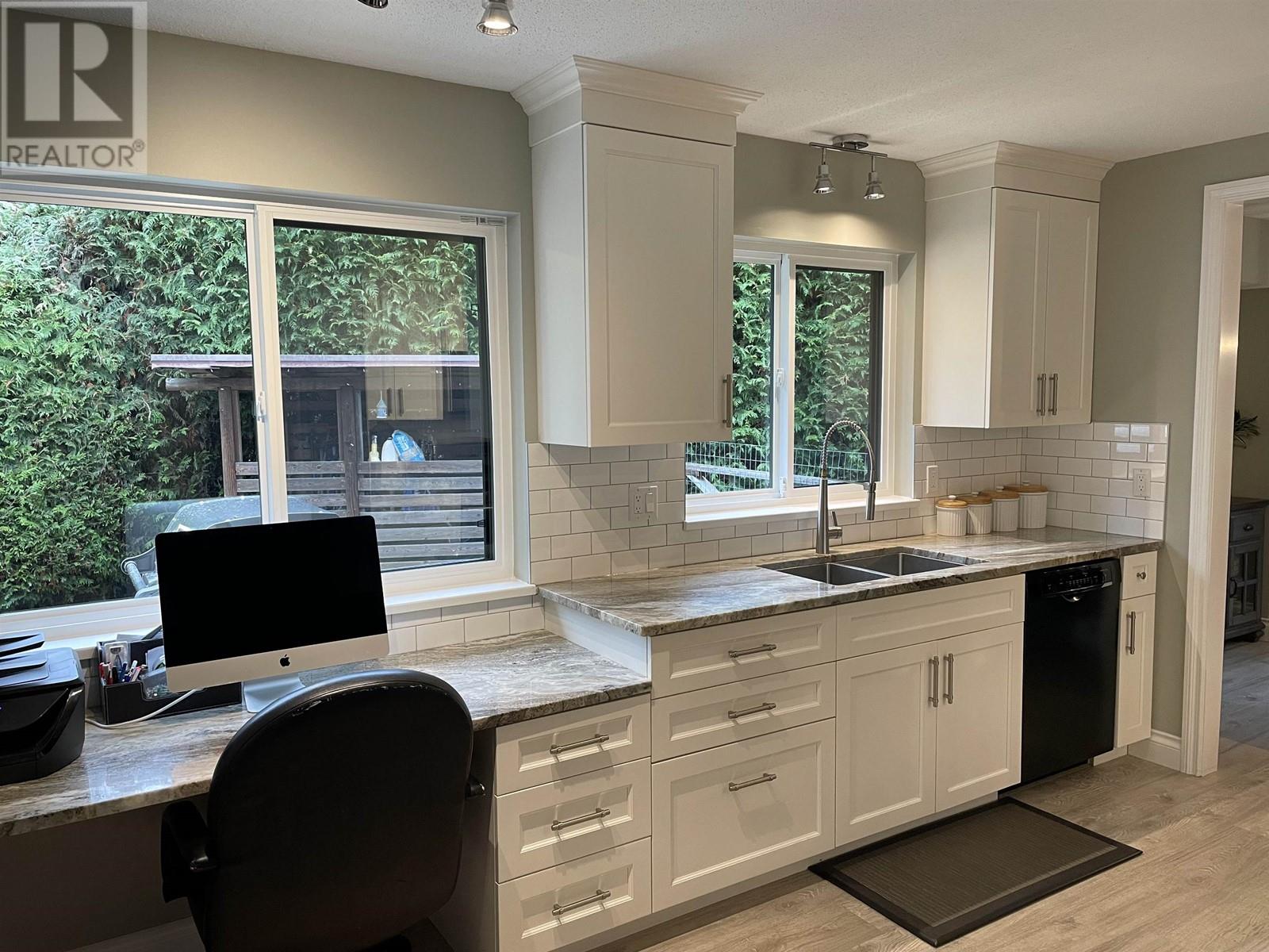 27171 112th Avenue, Maple Ridge, British Columbia  V2W 1Y7 - Photo 10 - R2938815
